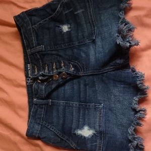 No Boundaries shorts